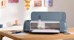 Cricut Maker 4 Kesici Makine Başlangıç Paketi (Makine + Temel Alet Seti + Transfer Bandı 30x120cm + Kalıcı Vinil Folyo Altın & Gümüş)