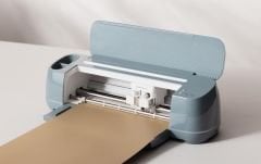 Cricut 2011290 Maker 4 Kesici Makine + Temel Aksesuar Paketi - Hobi&El Sanatları & DIY Projeleri Rulo Tutucu Hediyeli