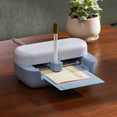 Cricut 2012185 Joy 2 Başlangiç Paketi̇ (Kesi̇ci̇ Maki̇ne + Sarf Malzemeleri̇ Paketi̇)