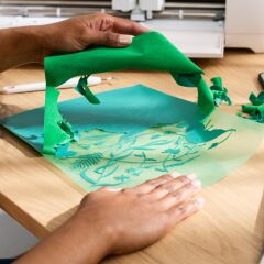 Cricut 2011791 Kadife Dokulu Iron On 30.5cmx48.3cm Mavi